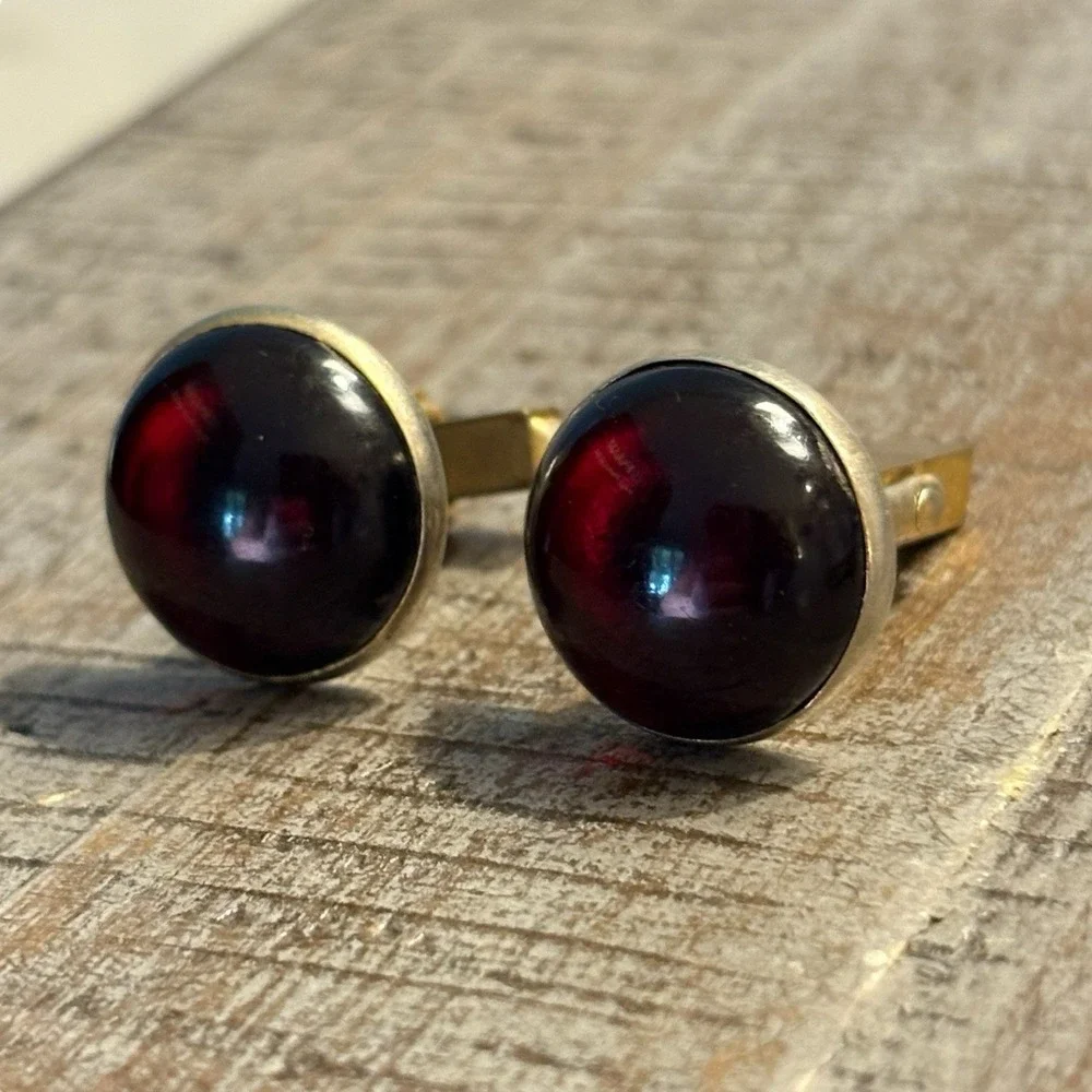 Swank Round Cufflinks Red Dark Red Gold Tone Lucite Acrylic Men's Retro Signed‎